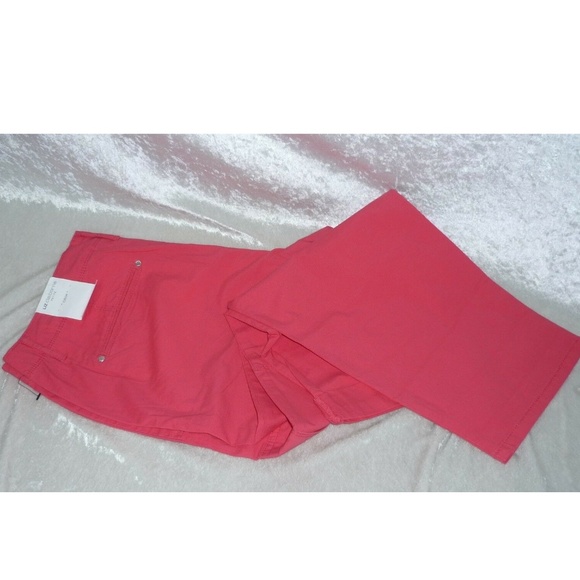 Womens Capris Liz Claiborne Cargo size 10P, 12P NEW - Picture 2 of 4